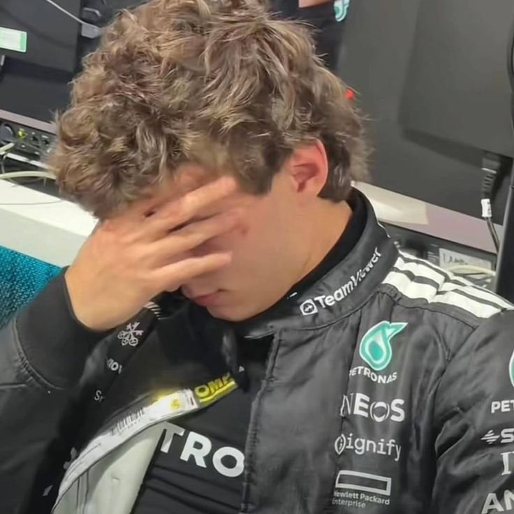 softforkimi's tweet photo. WTF INSTAGRAM DOWN😭

I THOUGHT I GOT SUSPENDED AGAIN😭😭😭 https://t.co/Xrg7ukmdbe