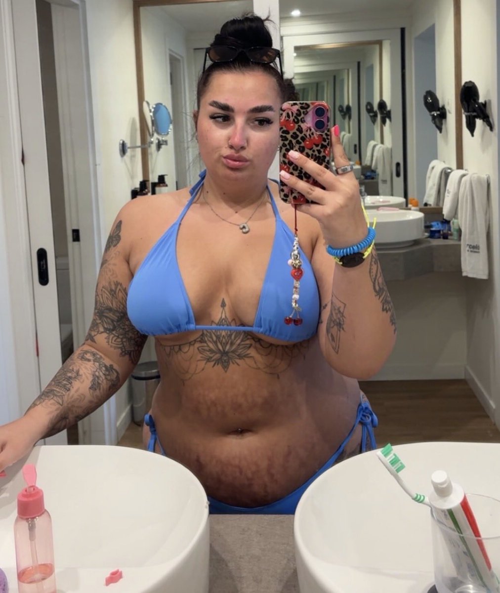MancBttm22's tweet photo. More Chubby Chav😍#wankchat https://t.co/MIo4hDSaIC