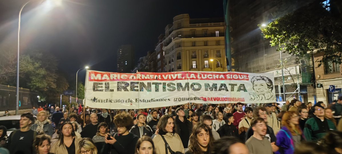 SindicaEstudian's tweet photo. Maricarmen vive, la lucha sigue.

Por ella y por todas las Maricarmenes del mundo. Las víctimas de este sistema rentista capitalista asesino. https://t.co/E9jqmHfdKB