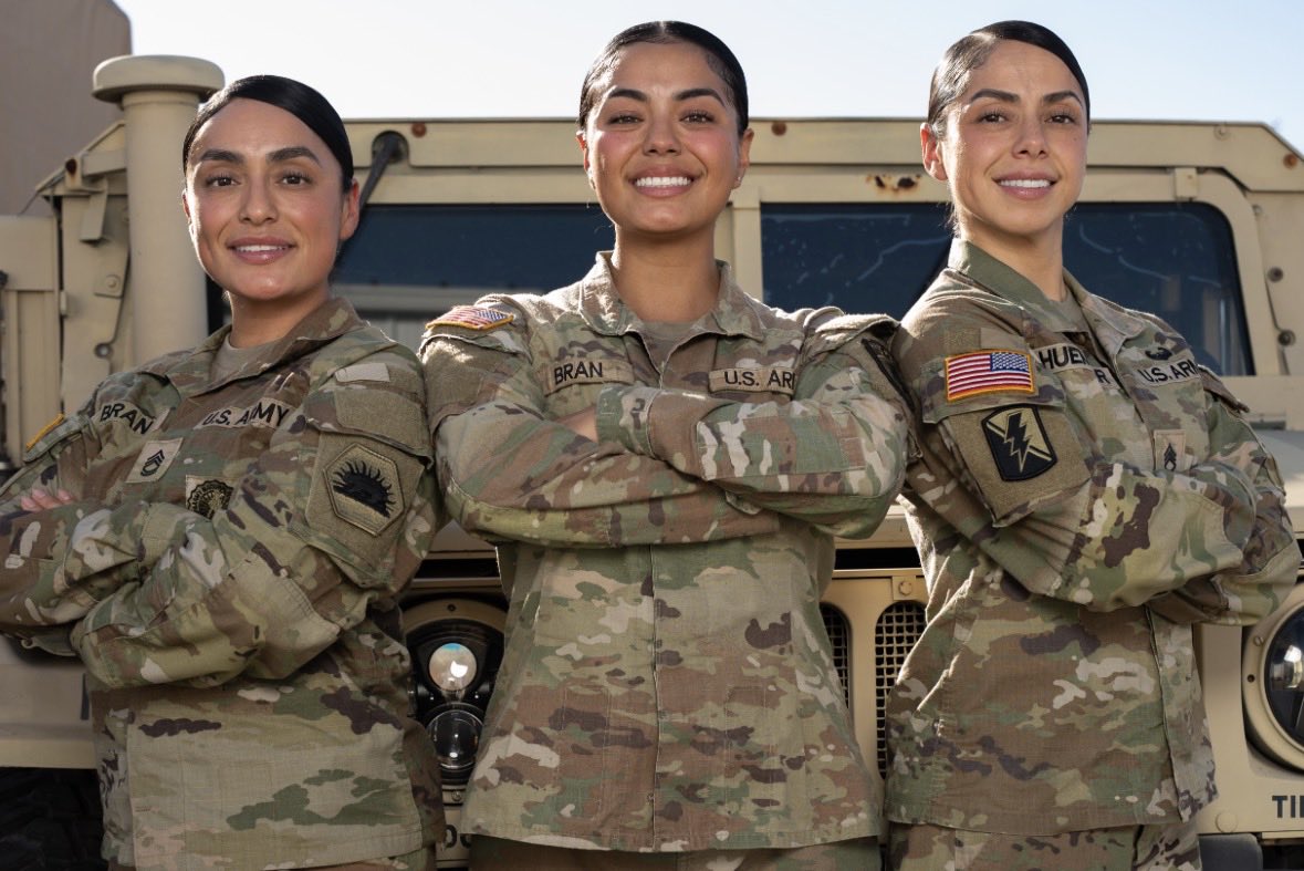 CaArmyGuard's tweet photo. First-generation Americans, serving together in the CA ARNG. Karla is a 42A and works full-time as a Budget Analyst. Jessica is a 15P and works tull-time at the Discovery Youth Challenge program. Susy is a 31B and is a Recruiting &amp; Retention NCO. https://t.co/XMIDNQauGM