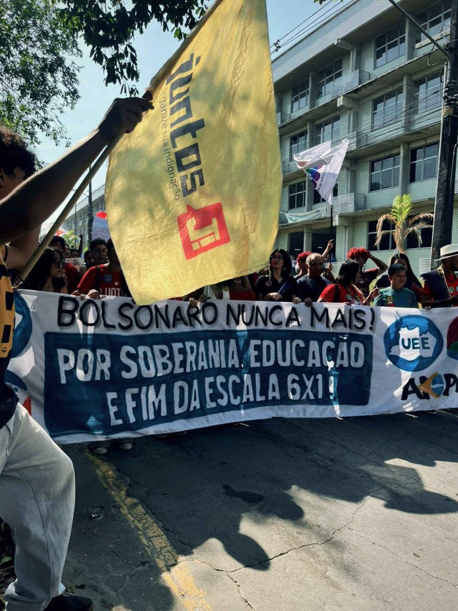 HRJFlLMS's tweet photo. VIVA O LEVANTE ESTUDANTIL!
VIVA A UNIVERSIDADE FEDERAL
DO AMAZONAS! ⭐ https://t.co/TW281H938u