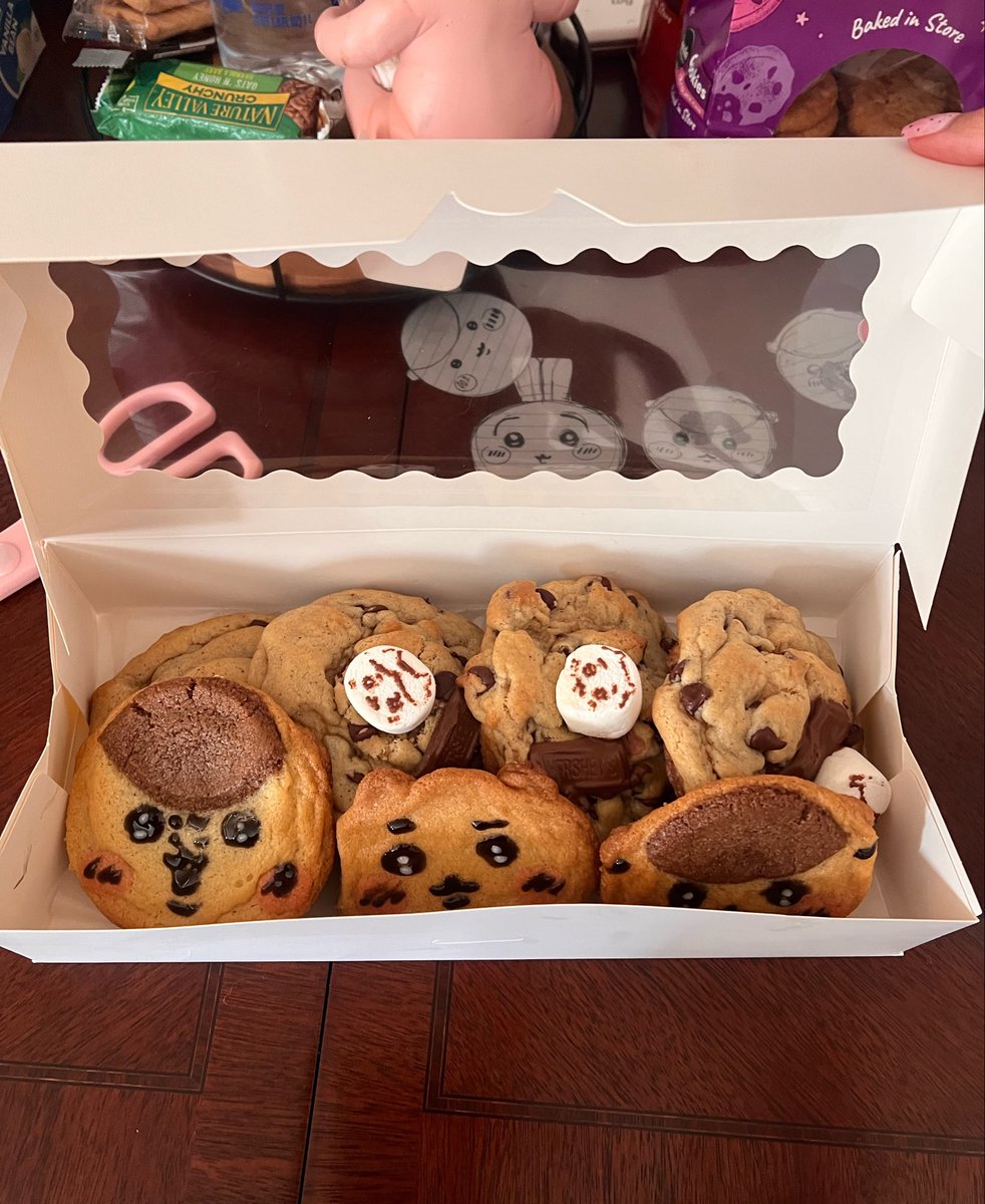_170329's tweet photo. Chiikawa cookies for oomf’s bday :3 https://t.co/ZW0EGOjQmy