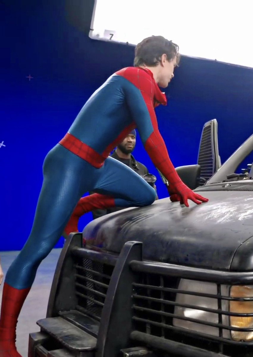 imvictorlangdon's tweet photo. Rawdog on the hood of the car or something 🍑 https://t.co/ncBhjI9mzE