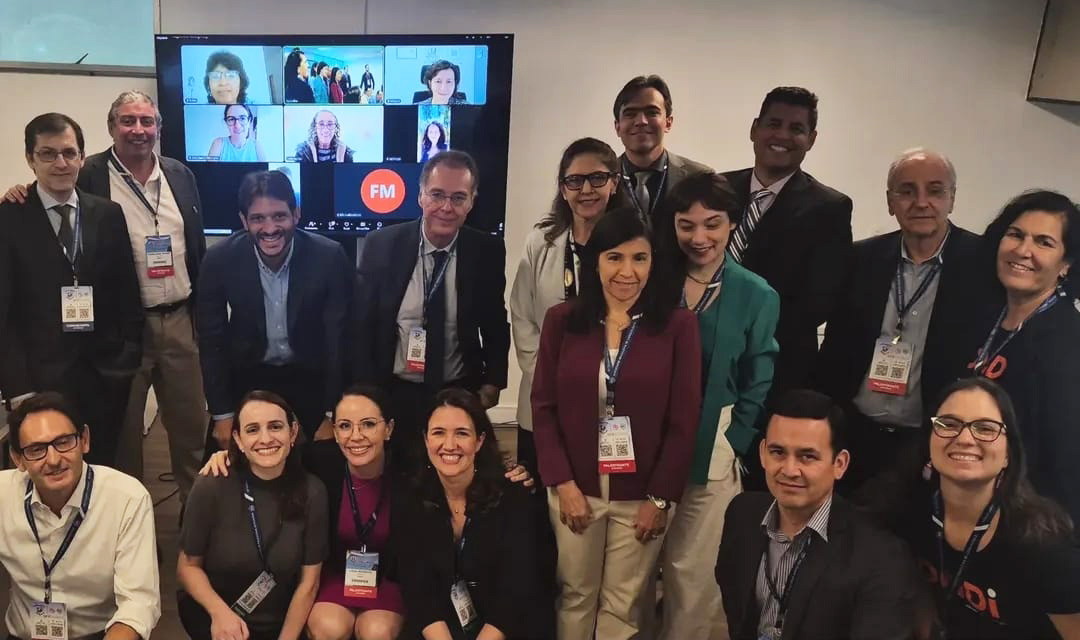 CoalicionChagas's tweet photo. Hoy tenemos en Rio de Janeiro un imprescindible encuentro con nuestras socias y socios de @SIAC_cardio, @worldheartfed y @SalvandoLatidos, para hablar de #Chagas y #salud cardiovascular 🫀, la situación en los distintos países y la Hoja de Ruta a seguir

#WorkingSession #BeatNTDs https://t.co/W7Gd35Ztp5