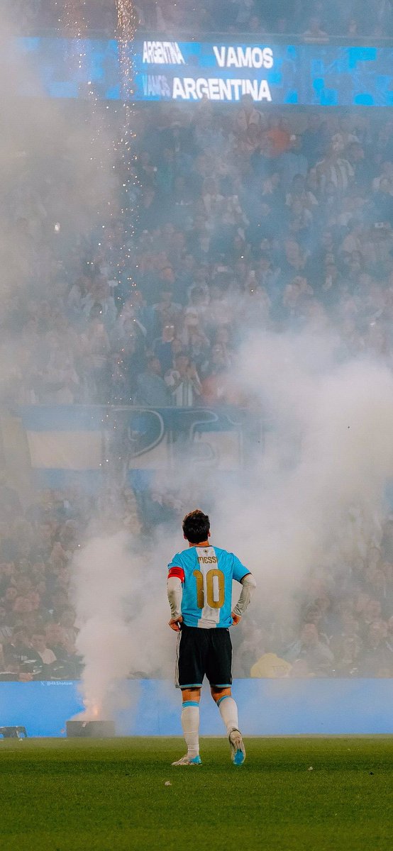 big_fanfcb10's tweet photo. G_O_A_T ❤️🐐 https://t.co/xyxIbUzDvn