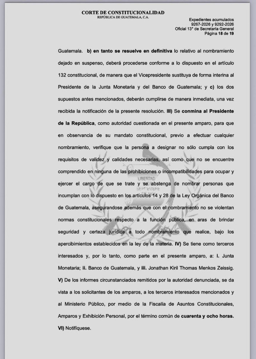 LineasFrescas's tweet photo. La @CC_Guatemala suspendió de forma provisional el nombramiento de Jonathan Menkos al frente del Banguat y la Junta Monetaria. Quedan sin efecto su toma de posesión y los actos que emitió desde el 1 de octubre. El vicepresidente lo sustituye de manera interina. https://t.co/4EZkZJBsQE