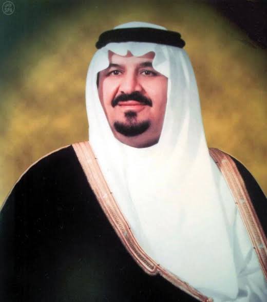 fred_shrifan's tweet photo. في أحد الخلافات، قطع الأمير سلطان -رحمه الله- رحلة علاجه وعاد من فوره ليطفئ شرارة الخلاف مع اليمن بحكمته؛ لعلمه بمرارة حرب الجوار، وأن الحوار آتٍ لا محالة. كفى هدر الاروح .فمن يحب السعودية يا #عايض_القرني مايورطها ، ومن يحب اليمن يا #محمد_الب��يتي ما يعاند. قولوا خيرا أو اصمتوا؛ https://t.co/eNKcbqcL5f