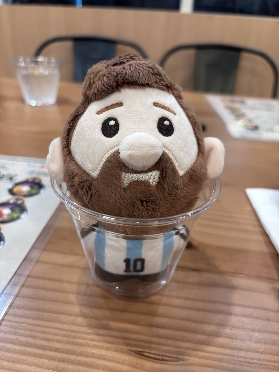 8pandacake's tweet photo. Took mini Messi out for some udon ~ he’s being trapped in the cup so he can’t leave us 😈🙏 https://t.co/4PVxWgDjvw