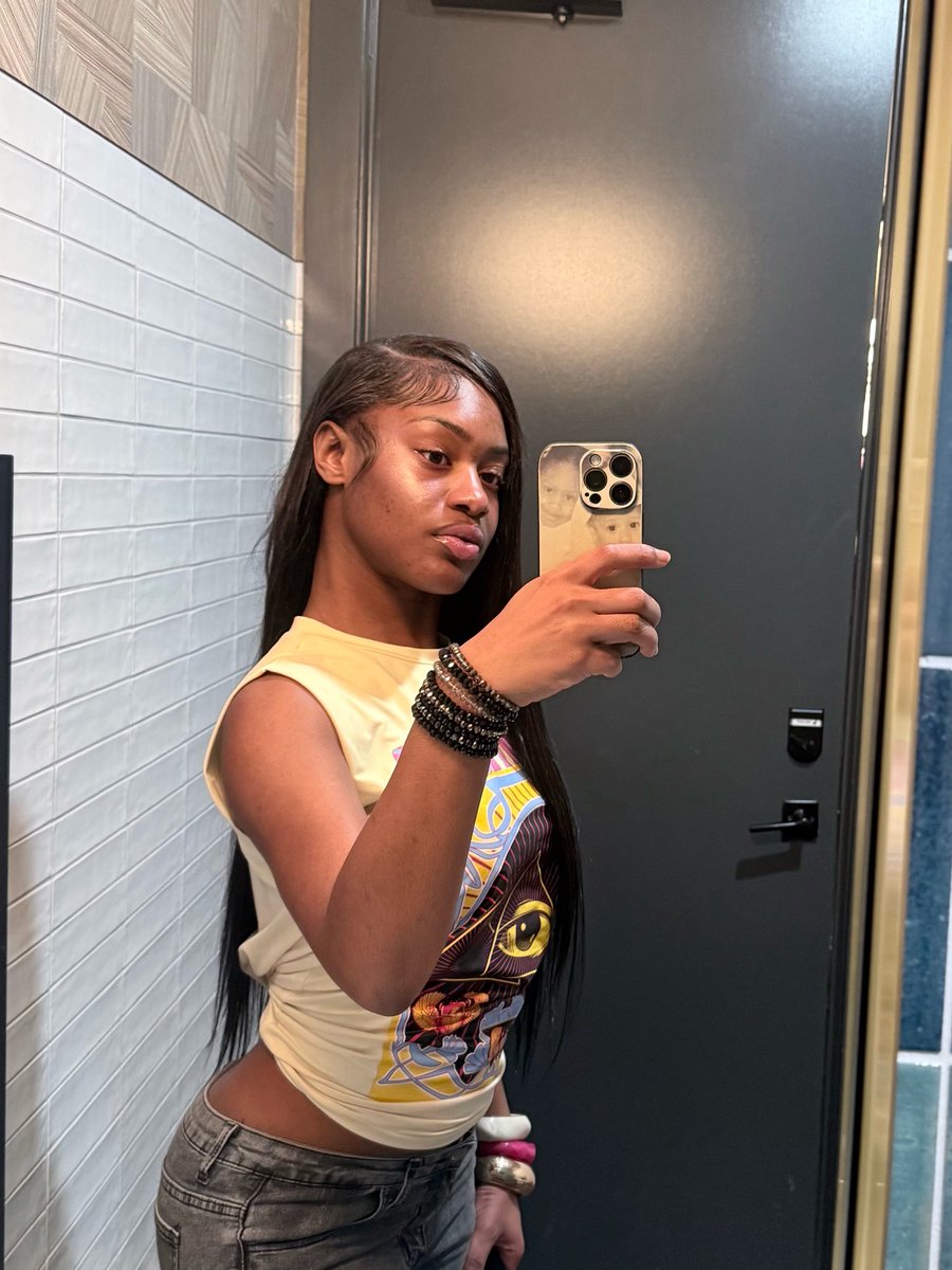 _brucele's tweet photo. just in case yall wondering where i beeen 💗 https://t.co/c3cTU8NG2Q