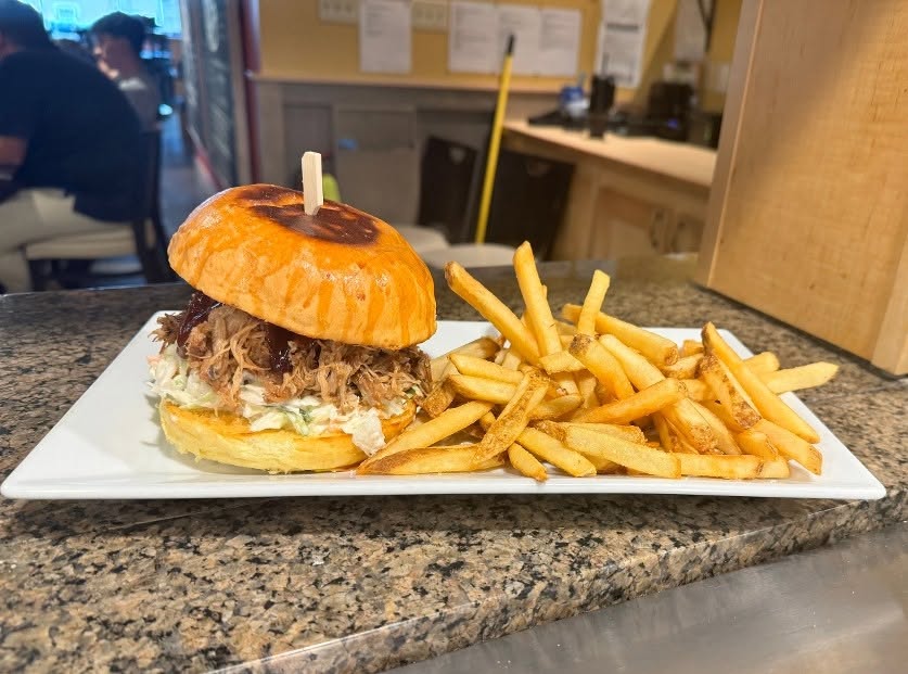 BeerWinePizza's tweet photo. Pulled Pork with house coleslaw and BBQ sauce on a brioche bun. https://t.co/HCbsQ5Dhbs