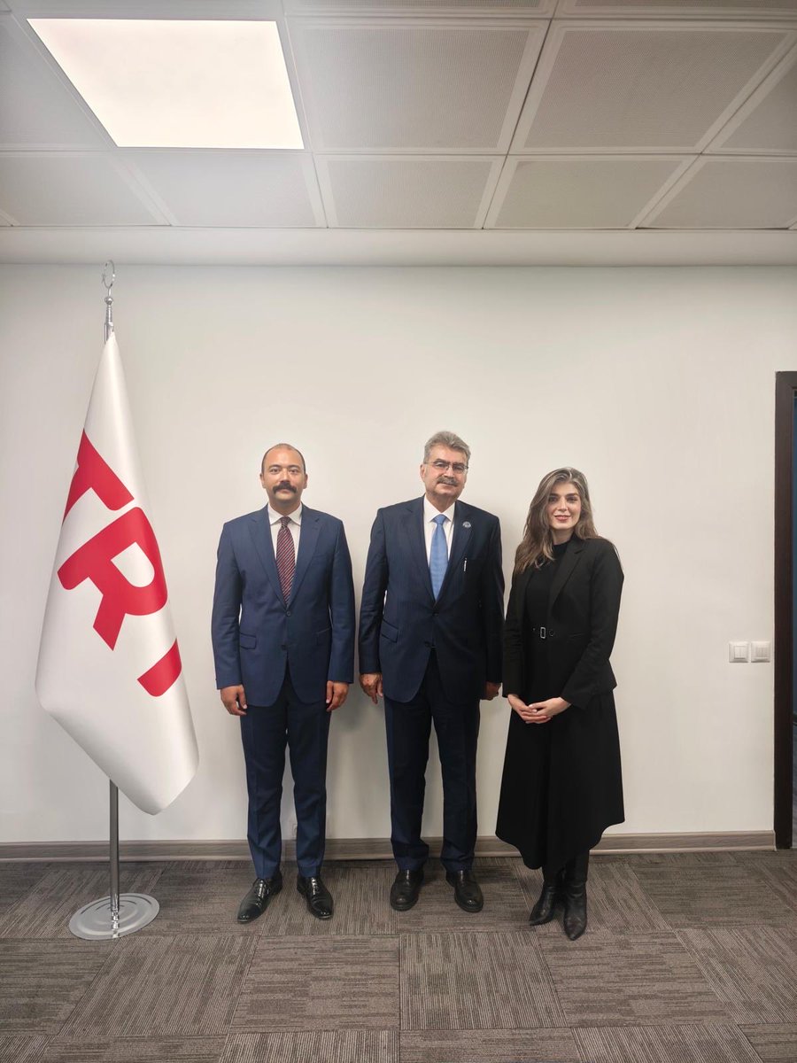 oerdem42's tweet photo. 📍 AZERBAYCAN 🇦🇿

Önceki Dönem Dışişleri Bakanımız Sayın Mevlüt Çavuşoğlu, Milletvekillerimiz Şamil Ayrım, Ahmet Erbaş ve Uğur Bayraktutan ile Aile ve Sosyal Hizmetler Bakan Yardımcımız Zafer Tarıkdaroğlu ile birlikte Azerbaycan’daki Büyükelçiliğimizi ve TRT Temsilciliğimizi ziyaret ettik.

Nazik ev sahiplikleri ve samimi sohbetleri için kendilerine teşekkür ediyor, iki kardeş ülke arasındaki güçlü bağların daha da pekişmesi temennisiyle çalışmalarında başarılar diliyorum.