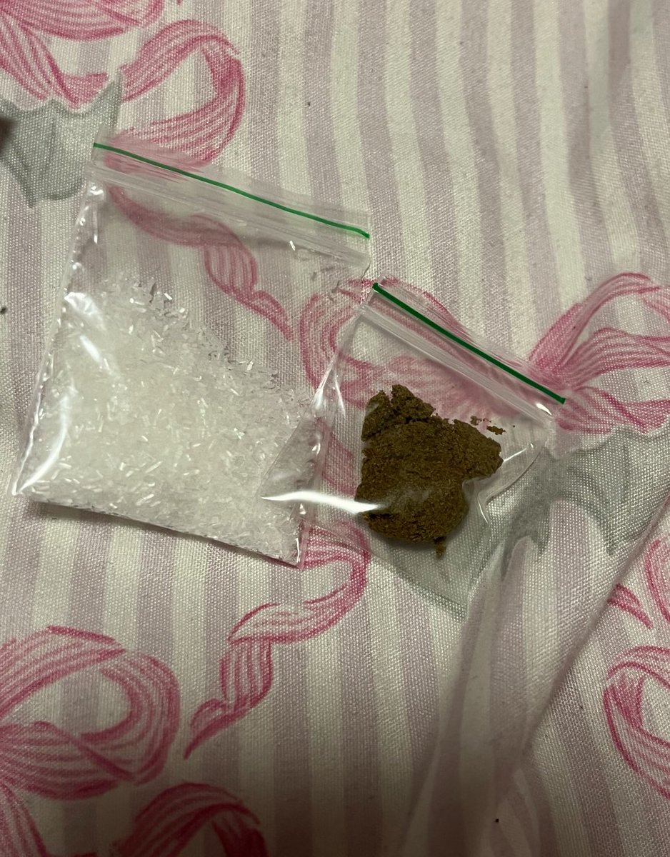 1666FallenAngel's tweet photo. picked up for my bf,, am i drugtwt yet🙏

#drugtwt https://t.co/ExcCGFQTQv