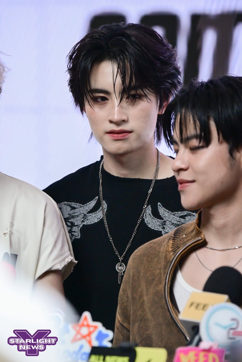 StarlightYnews's tweet photo. “เอเอ BUS” ช่วงสัมภาษณ์ในงาน  “SONRAY SHOWCASE 2026” 💕

#SONRAYSHOWCASE2026
#BUSbecauseofyouishine
#SONRAYMUSIC 
#AAashirakorn https://t.co/dMf3s5h7MK