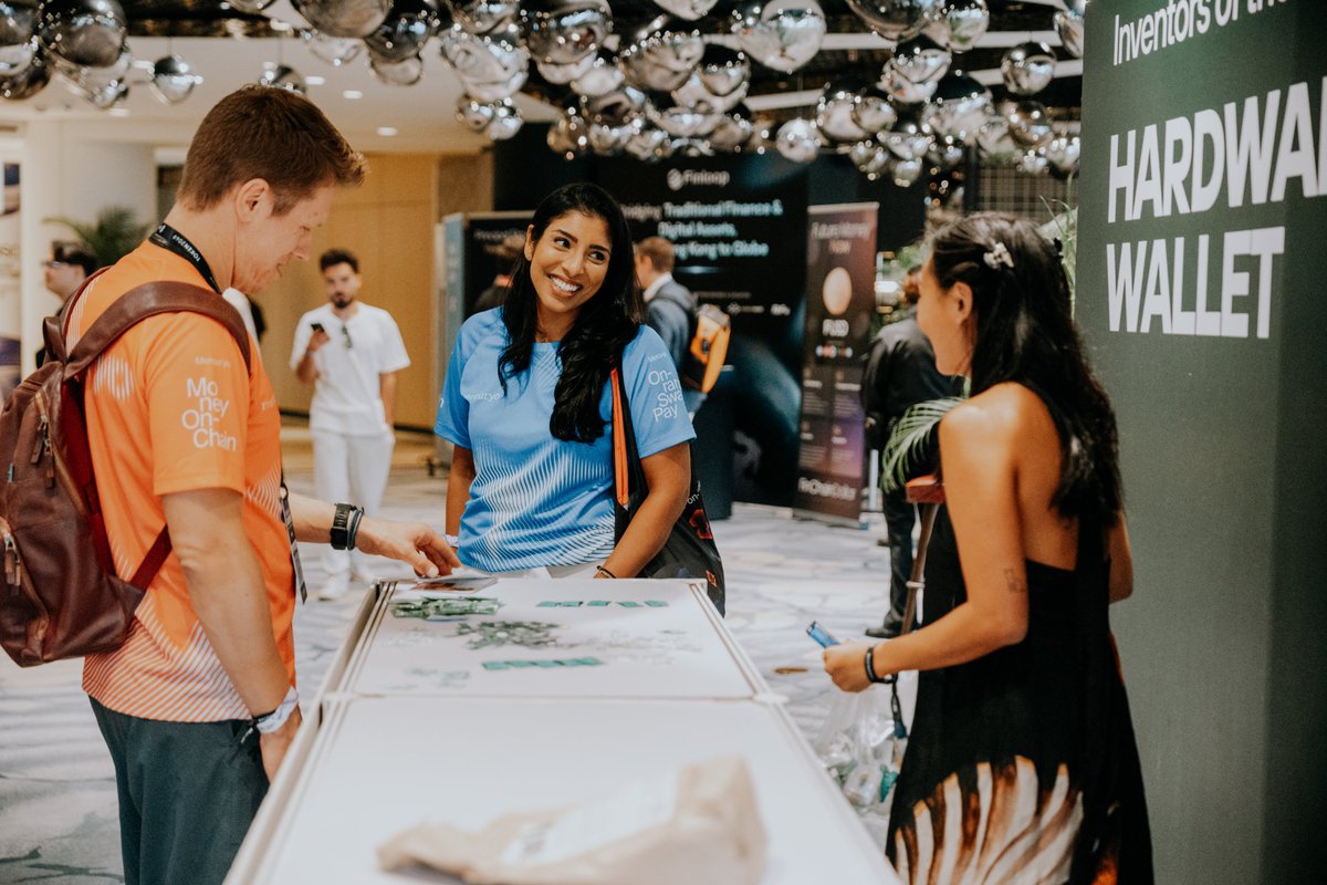 Mercuryo_io's tweet photo. The day in Singapore has come to an end.

We spent it at the Hack Seasons Conference by @mpost_io, a vibrant event that Mercuryo co-sponsored.

Here are the highlights of our team in the photo dump below 📸 https://t.co/ZkeONa1zH6
