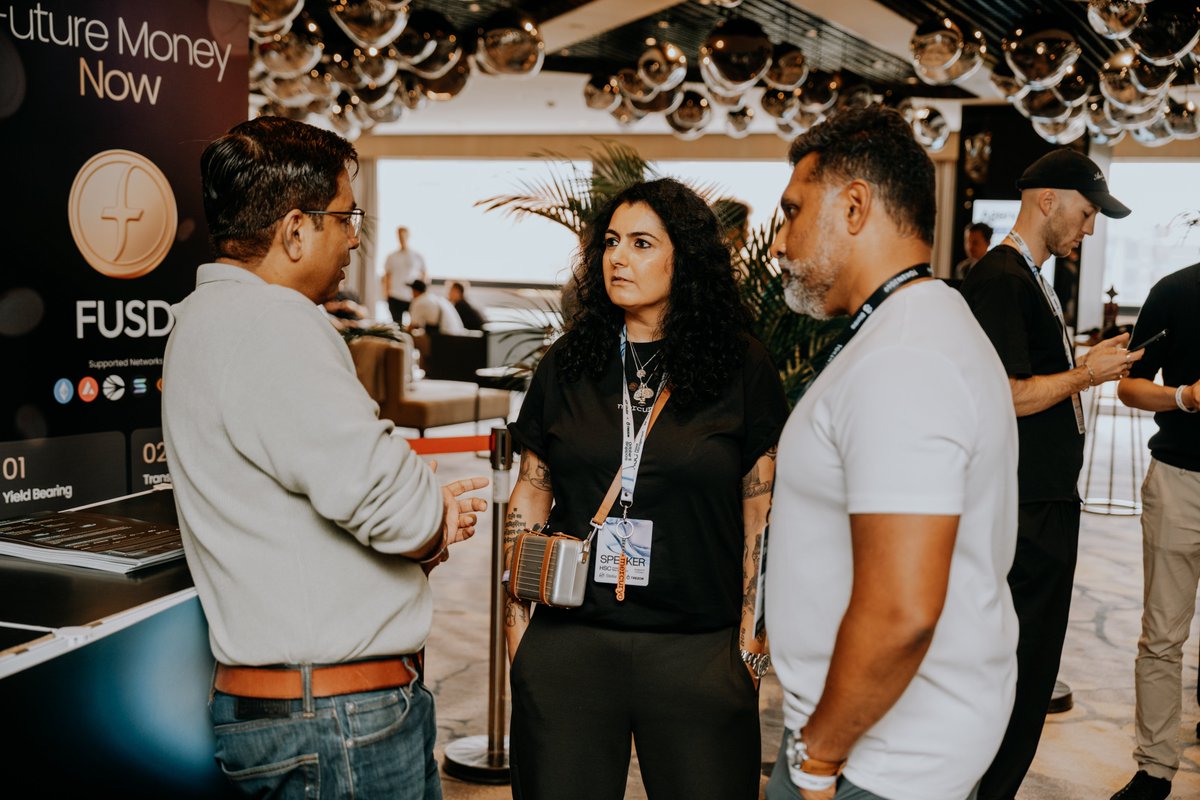 Mercuryo_io's tweet photo. The day in Singapore has come to an end.

We spent it at the Hack Seasons Conference by @mpost_io, a vibrant event that Mercuryo co-sponsored.

Here are the highlights of our team in the photo dump below 📸 https://t.co/ZkeONa1zH6