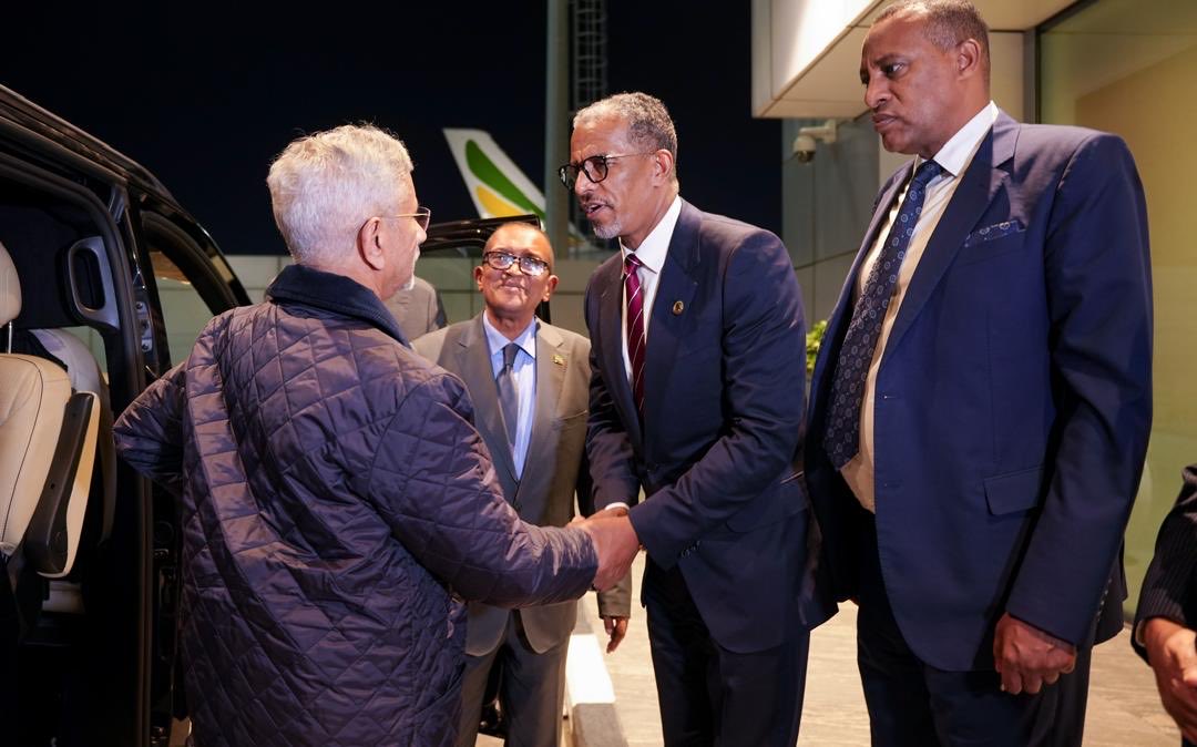 BerhanuTsegaye's tweet photo. የሕንድ የውጭ ጉዳይ ሚኒስትር ክቡር ዶ/ር ሱብራማንያም ጃይሻንካር በኢትዮጵያ ለሚያደርጉት የሥራ ጉብኝት ዛሬ መስከረም 28 ቀን 2019 ዓ.ም. አዲስ አበባ ገብተዋል። ክቡር ሚኒስትሩ አዲስ አበባ ሲደርሱ ቦሌ ዓለም አቀፍ አውሮፕላን ማረፊያ በመገኘት አቀባበል አድርገንላቸዋል። 

በጉብኝቱ በኢትዮጵያ እና በሕንድ መካከል ያለውን ዘርፈ-ብዙ ግንኙነት ይበልጥ ወደ ላቀ ደረጃ ለማሸጋገር የሚያስችሉ ከፍተኛ ፋይዳ ያላቸው ውይይቶች ይደረጋሉ። 

We welcomed the Minister of External Affairs of the Republic of India, H.E. Subrahmanyam Jaishankar, at Bole International Airport today (08 October 2026) upon his arrival in Addis Ababa for a working visit to Ethiopia.

This visit will feature impactful discussions aimed at taking the multifaceted bilateral partnership between our two nations to greater heights.