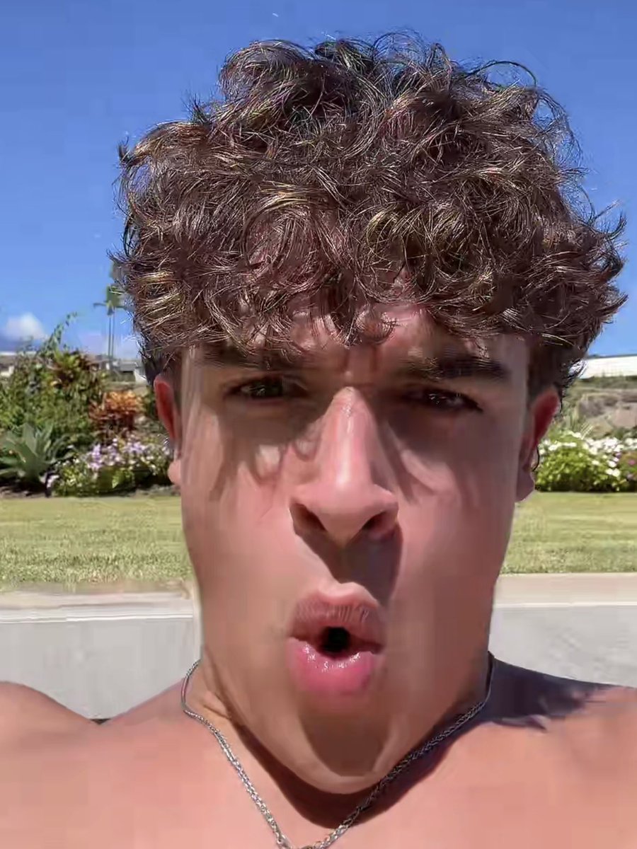 broskimusk's tweet photo. bros face after you show him your goon stick https://t.co/iEjFJGUcDZ
