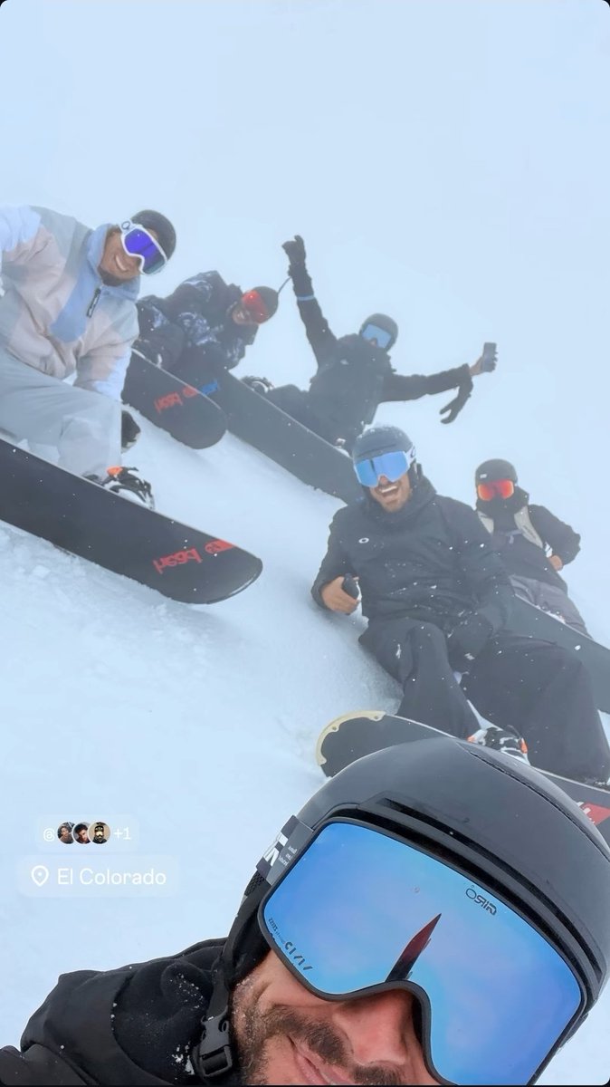 austinpalaoc_pe's tweet photo. Disfrutando de la nieve ⛷️
#VolveríasConTuEx2 
#AustinPalao https://t.co/haLBCMseuQ