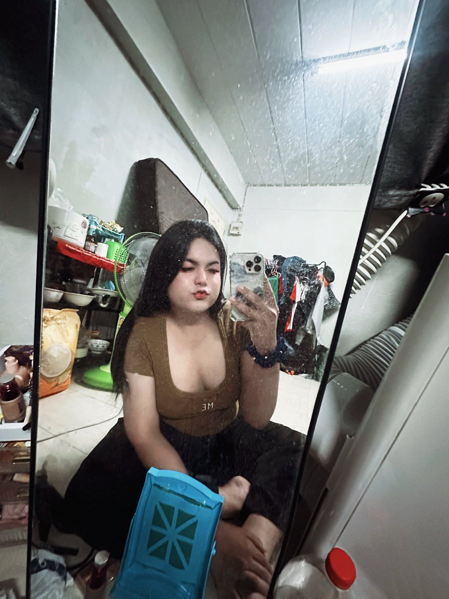 Tidapron2020's tweet photo. เหงาจ๊างงงง.🤪📍#สมุทปราการ #บางปู #สำโรง #แพรกษา #สาวสอง #ปากน้ำ #เคหะบางปู #บางเมฆขาว https://t.co/h7nZvpV7Rq