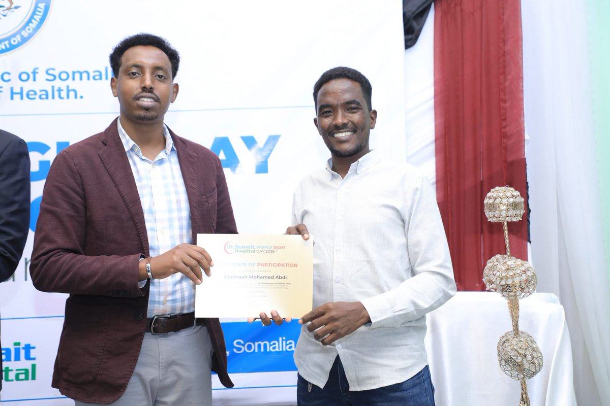 DrSumaitHosp's tweet photo. #WorldSightDay2026 officially concluded with certificates awarded to Ophthalmology Workshop instructors and 50 participating students, recognizing their commitment to advancing eye-care knowledge and skills.

#DrSumaitHospital #OphthalmologyWorkshop #EyeCare #Somalia https://t.co/IEbg5Td7qA