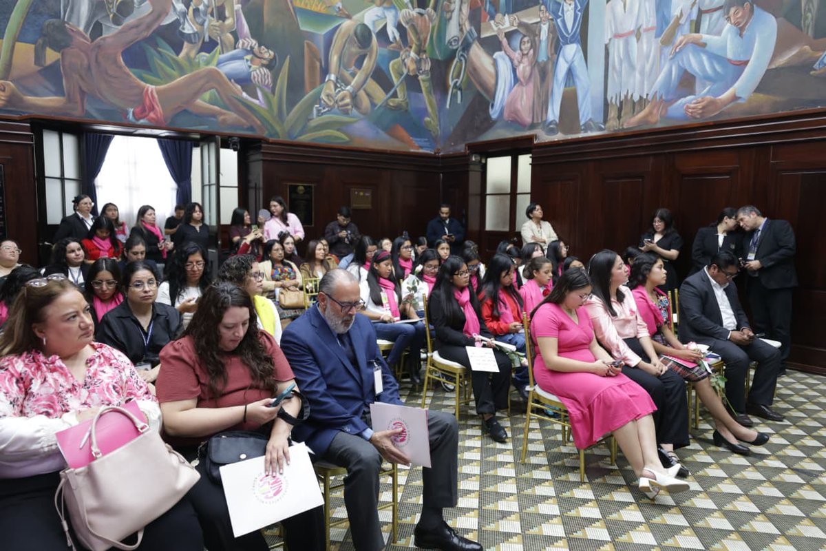 CongresoGuate's tweet photo. Las diputadas Mercedes Monzón @Merce_Moon y Elena Motta @ElenaMotta_ realizaron el conversatorio “Voces y sueños de niñas”, en conmemoración del Día Internacional de la Niña, que se celebra cada 11 de octubre por disposición de la Asamblea General de las Naciones Unidas desde 2011. En el encuentro participaron representantes de organizaciones de niñas y adolescentes, así como autoridades de la @PGNguatemala, @PDHgt, @MinSaludGuate, ASOGEN y otras instituciones, además de los diputados Ivanna Bonilla y Raúl Cuá, como invitados especiales.