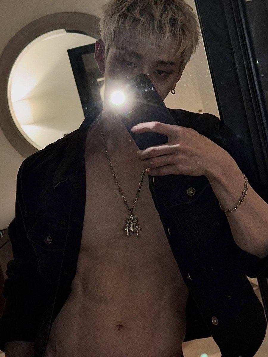 divine_lix's tweet photo. i shouldn't have cropped it... https://t.co/G0ACo1y7tM