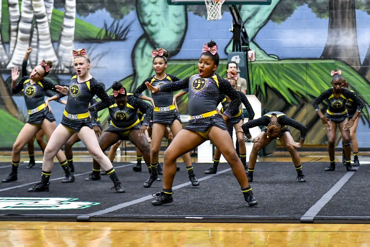 GoFlashWin's tweet photo. 🐊🐝🐾 Battle at the Bluff 2026 is in the books! More photos of River Bluff Varsity and JV Cheer, Irmo JV Cheer and Brookland-Cayce JV Cheer from the event are now on https://t.co/TBUfYUunnS. Repost and Follow. https://t.co/M9TrY2mL7Z