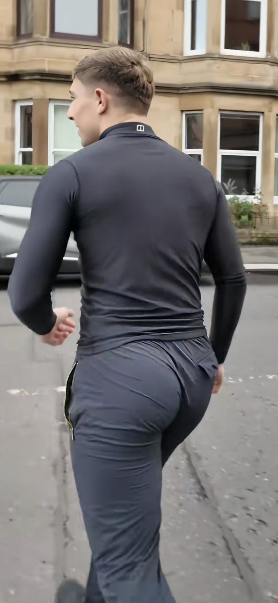 scottishguy24's tweet photo. Who has his nudes huge ass on him https://t.co/tkhPDOYS20