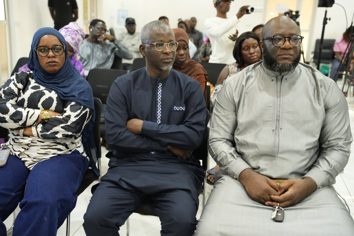 Legs_Africa's tweet photo. #RetourEnImages | Panel de discussion
📸 Revivez les moments forts du panel dédié à la thématique : "Dette, accord FMI et souveraineté économique : quelles voies endogènes pour un Sénégal souverain, prospère et résilient ?"
1/4
#Redevabilitéactive #Transparence https://t.co/sOKNvPNKIT