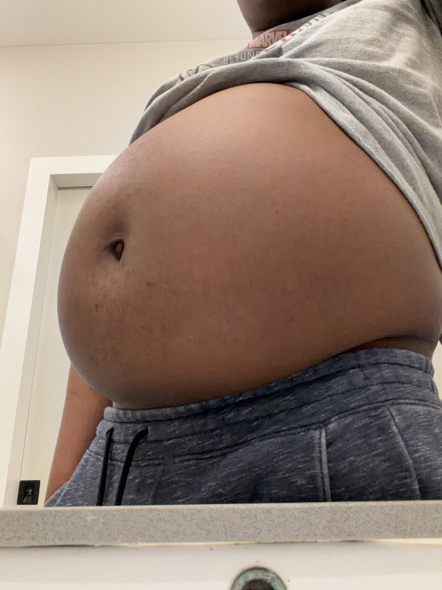 thebellytank's tweet photo. This Spider-Man shirt is fighting for its life. 😂🍔

Just a little BellyTank update! Swipe to see what the shirt’s been hiding. 👀

What do we think? 😎

#BellyTank #BodyProgress #ProgressUpdate https://t.co/gJQKjLy4VG