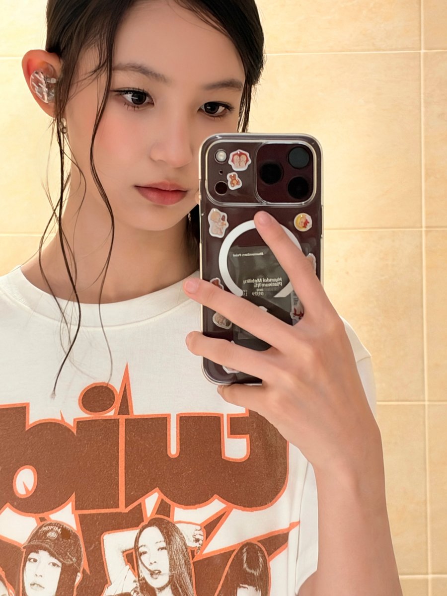tuideloops's tweet photo. 261009 YI HANI Weverse update. She really is the prettiest omg! 

#YIHANI #TUIDE #튜이드 https://t.co/3wvwXSz54u