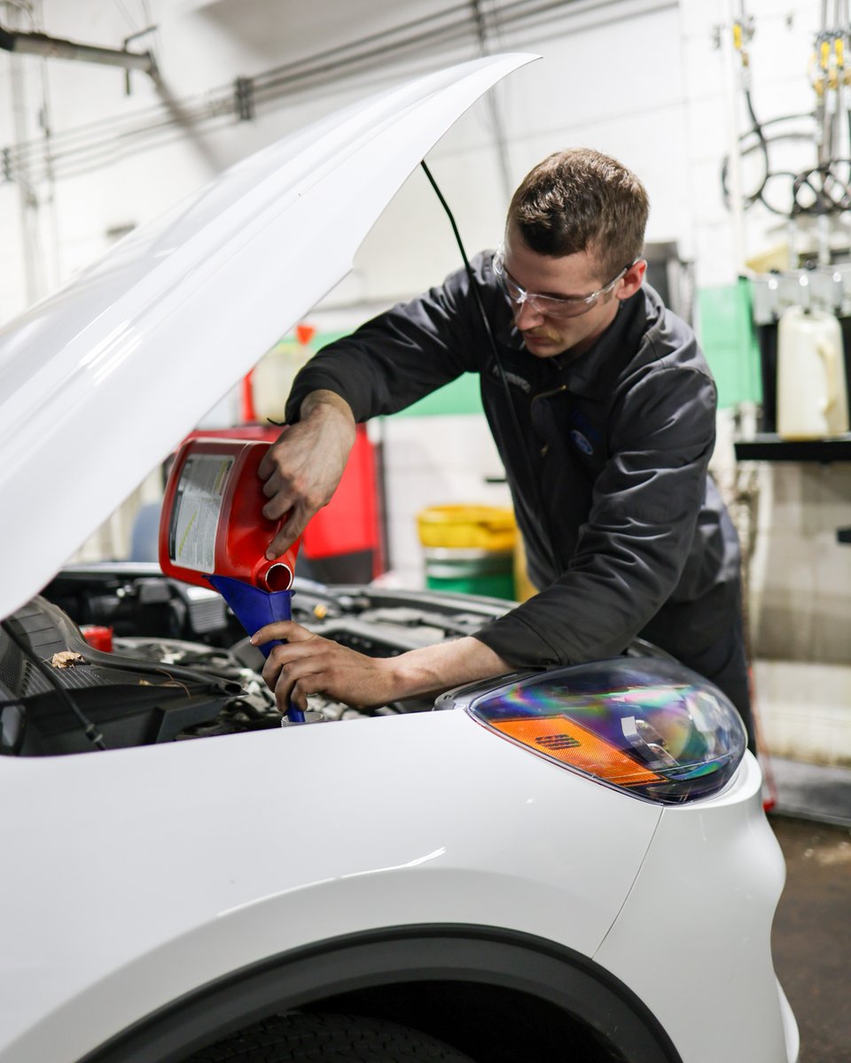 PhilpottFord's tweet photo. Fall is the perfect time to give your Ford a little extra TLC. 🍂 Schedule your next service visit today.

https://t.co/aaus41AY9h https://t.co/TxgrWGUTv9