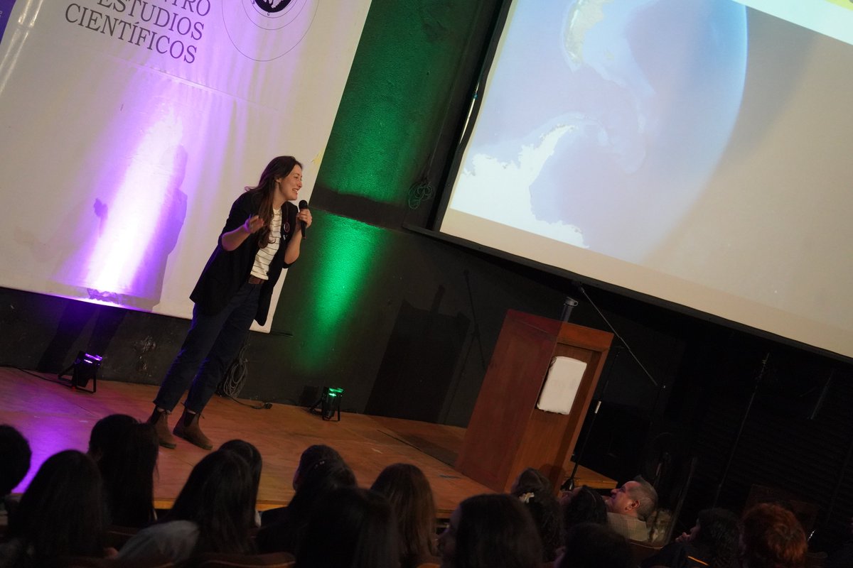 MilenioBASE's tweet photo. Valdivia📍🥳 En el Festival de la Ciencia y Tecnología 2026 @SeremiCienciaS la Dra. Julia Saravia @ApecsChile @MilenioBASE pone a prueba nuestro chatbot antártico🤖❄️ y las tarjetas de realidad aumentada @MilenioBASE estuvieron presentes en el stand @cienciasuach #CentrosANID https://t.co/2Xpah3wBZ5