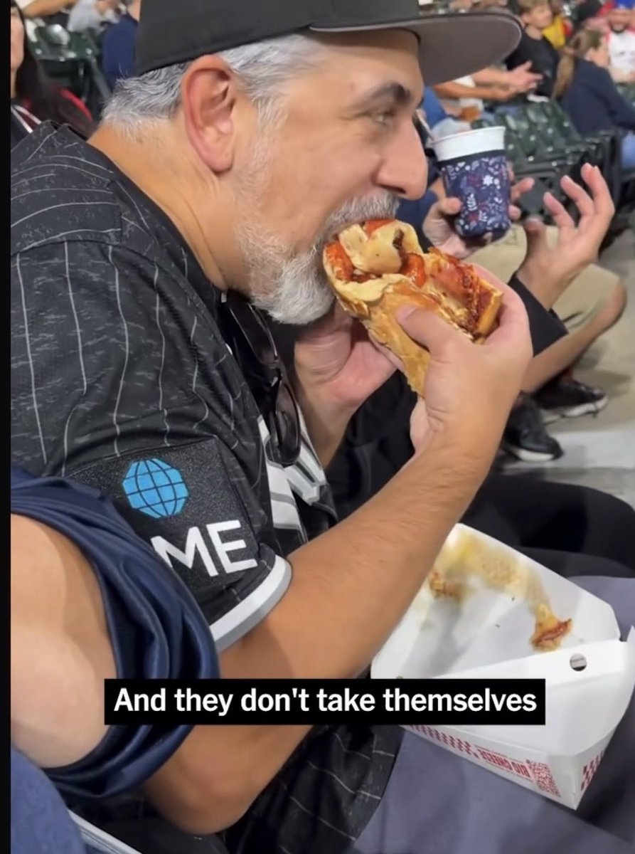 PeterFonseca's tweet photo. @MrDelicious13 @jon_greenberg @TheAthleticMLB Love the piece. Love @jon_greenberg’s work. But @chorizy has to fist fight Jon after including this clip in it. I would be aghast. https://t.co/fDOzFD04IL