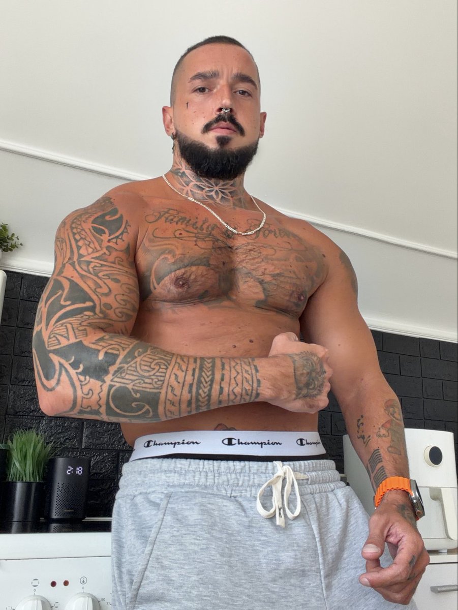 BigSerbianBro's tweet photo. Flexing https://t.co/yLj3ESfjrg