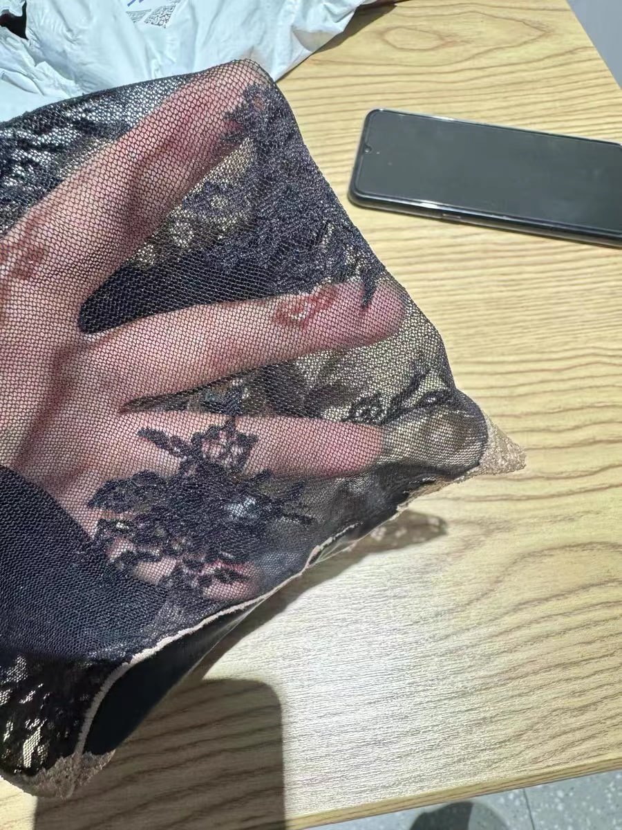 samdarrell's tweet photo. 可怜的旧情人看不见我的新内衣 https://t.co/FbNjtlPkLP
