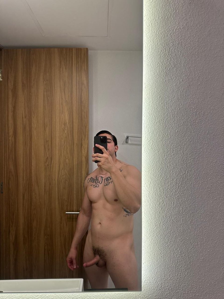 conejomty01's tweet photo. Que tal les parece este rico hombre ? Alguien ma tendrá más pack de el. Ayúdenme con sus rts @EncuentroGayMty @rtbennmx @zinomty https://t.co/unnTVcgDJl