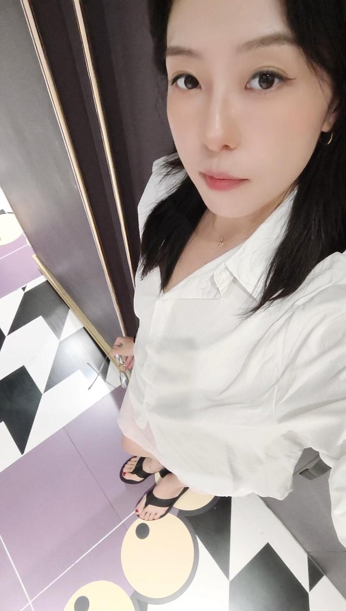 batesy616's tweet photo. 新人不懂我的过往           
旧人看不到我现状 https://t.co/Jv5jKVreSM