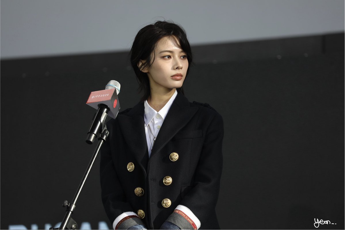 alldaylove__'s tweet photo. 국정원 언니

#안자이세이라 #부국제 #아름다운_초저녁달 https://t.co/ZRokAT3hVw