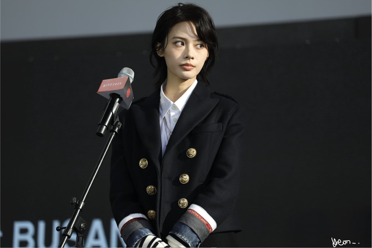 alldaylove__'s tweet photo. 국정원 언니

#안자이세이라 #부국제 #아름다운_초저녁달 https://t.co/ZRokAT3hVw