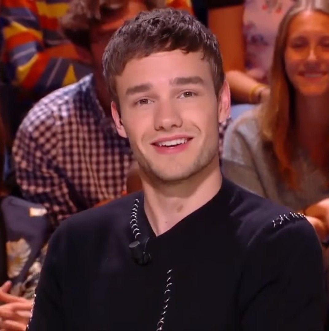 flickerofli's tweet photo. liam on that french show with the good lighting ✨ https://t.co/51FokXKjaa
