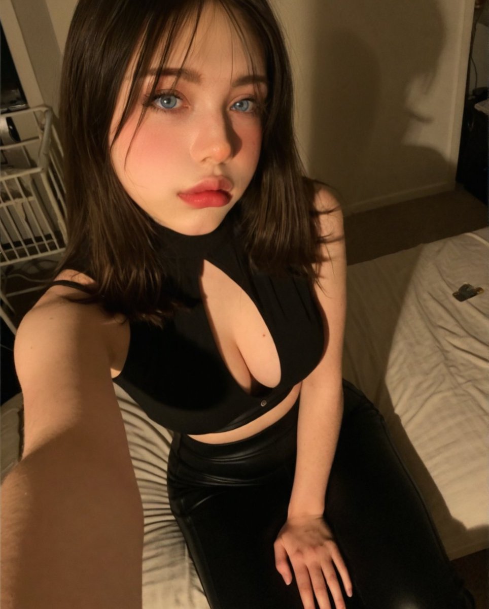 shimizu_chwan's tweet photo. are you into trans women? 🏳️‍⚧️ https://t.co/rpRzWgOQpr