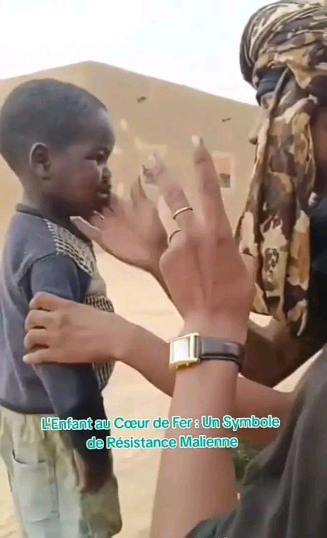 Nath_Yamb's tweet photo. Les terroristes du FLA l’avait giflé parce qu’il refusait de renier le Mali. Aujourd’hui, notre petit est de nouveau en sécurité à Kidal 🥰 https://t.co/rEthhAJEYb