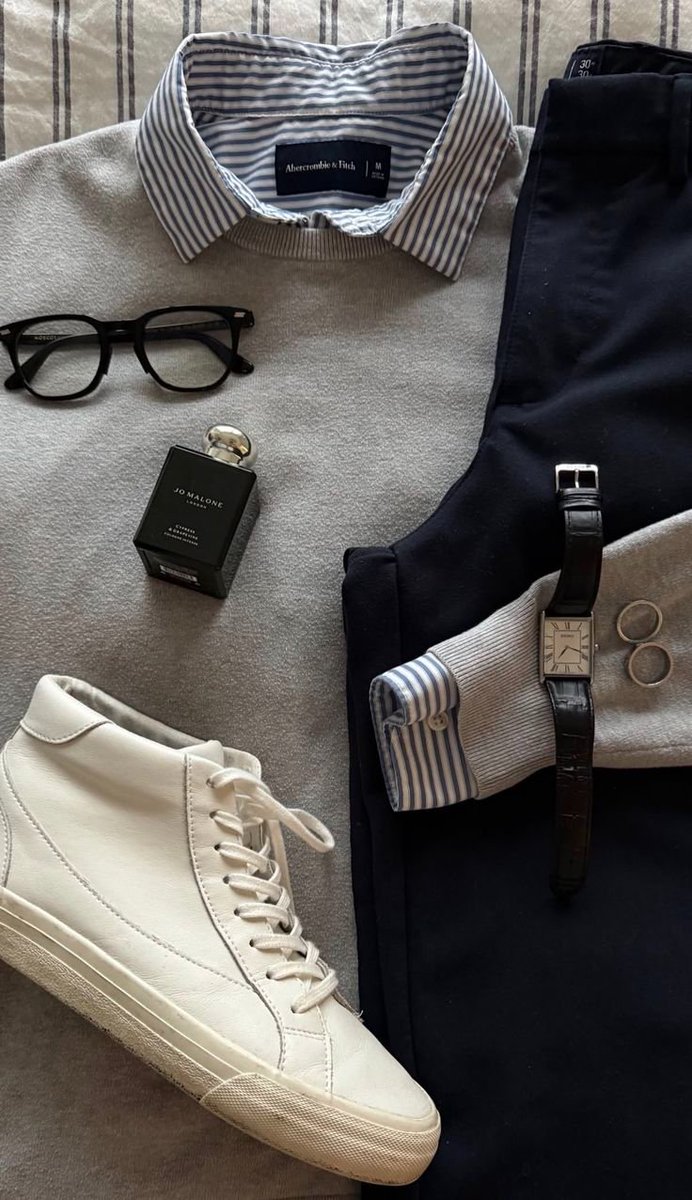 RefinedManHQ's tweet photo. Style is how you carry the man underneath it. https://t.co/EB2gpyC4j4