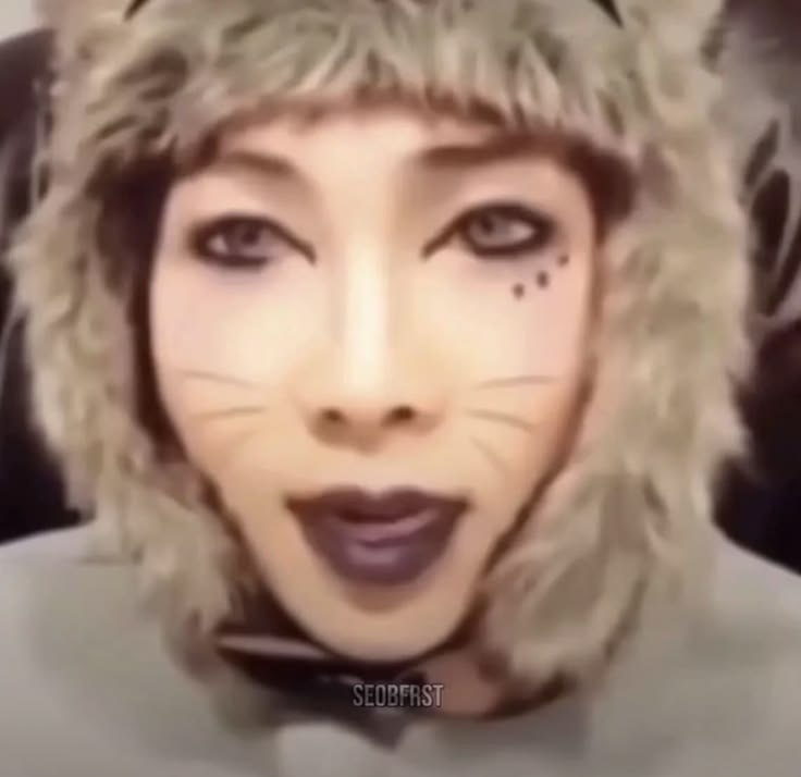 poisonmca's tweet photo. Banda, mi jefa acaba de ver que estaba viendo la foto de Tae y Jk donde tienen conectados sus pipis 

Quedé https://t.co/gvgKhPwSJM