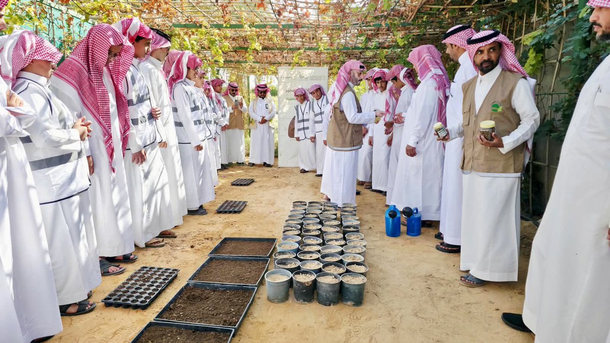 Helwa_Green's tweet photo. #جمعية_الحلوة_الخضراء
بـ #حوطة_بني_تميم
تم استنبات بذور الأشجار المعمرة (الغَرْف - السرح - اللصف) في مشتل #بلدية_الحلوة
بالشراكة مع #بلدية_الحلوة
#مكتب_الزراعة بـ #حوطة_بني_تميم
#المركز_الوطني_لتنمية_الغطاء_النباتي#متوسطة_الحلوة
#جمعية_التنمية_بالحلوة
بدعم من #بنك_البذور بالجمعية https://t.co/GZ08L8T7Ww