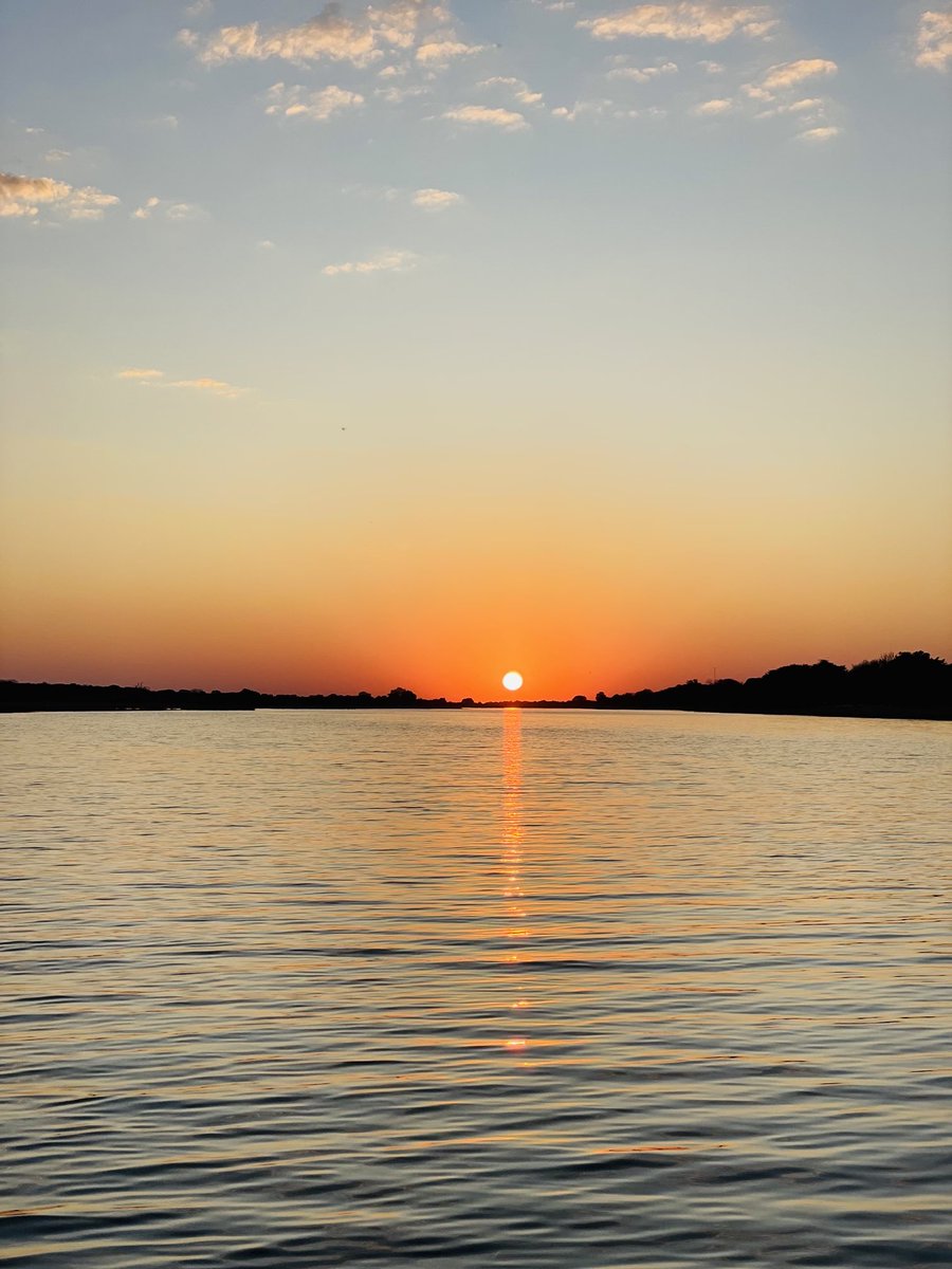leatile___'s tweet photo. I have a good collection of sunsets in my phone gallery 

📸 Chanoga Sunsets https://t.co/b9POE32mlt