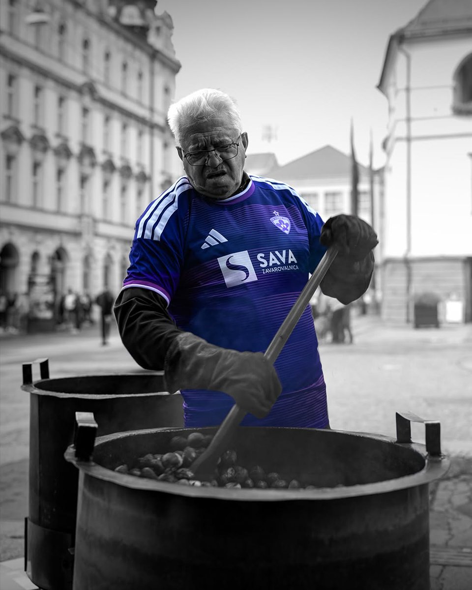 nkmaribor's tweet photo. Različni obrazi. Različne zgodbe. En (vijol’čni) utrip.
Dobrodošli v mestu. Paketna prodaja vstopnic za tekmi s Celjem in Olimpijo do 14. oktobra. 

Več na: https://t.co/mGouT2WoZ1

#MiSkupajEnoSmo https://t.co/n7lwSRiRrp