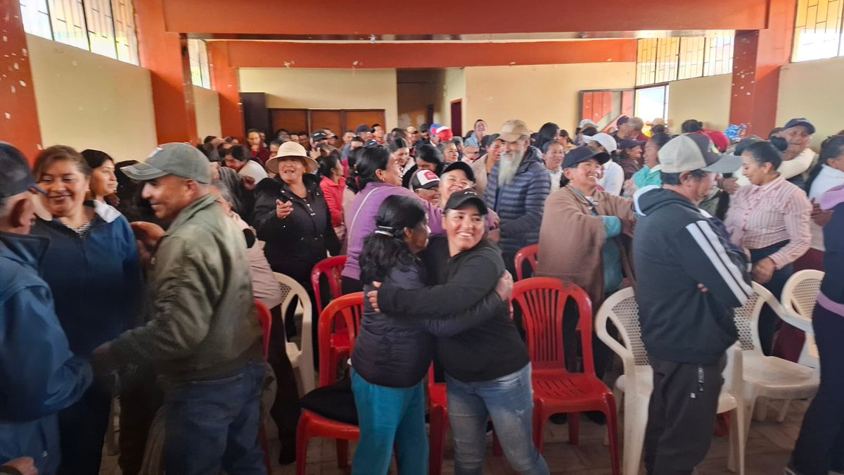 IESS_SSC's tweet photo. En articulación con el BIESS, impulsamos el Programa de Educación Financiera 2026 para acercar herramientas que ayuden a nuestras comunidades rurales y pescadoras artesanales a tomar mejores decisiones sobre sus recursos. https://t.co/I5Hc8E6X3x