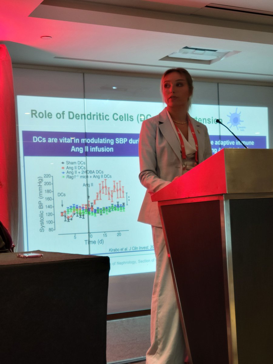Carmendemigue12's tweet photo. @abrookss rocking her first talk at #hypertension26. So proud of you, Abby! @KUHPRIME @UAB_NRTC https://t.co/QJXygqQm29